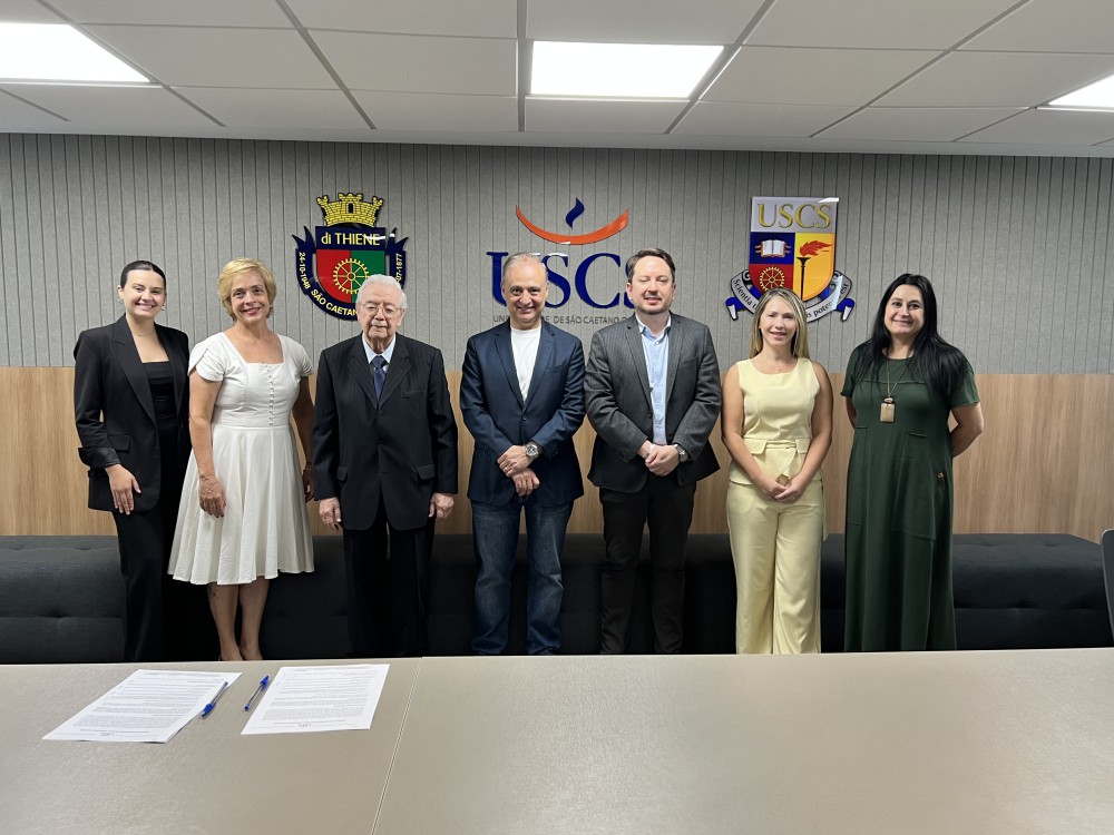 Na Reitoria USCS: Letícia Raime, Estela Bonjardim, João da Costa Faria, Sergio Tannuri, Leandro Prearo, Rosi Molitor e Geórgia Ortenzi